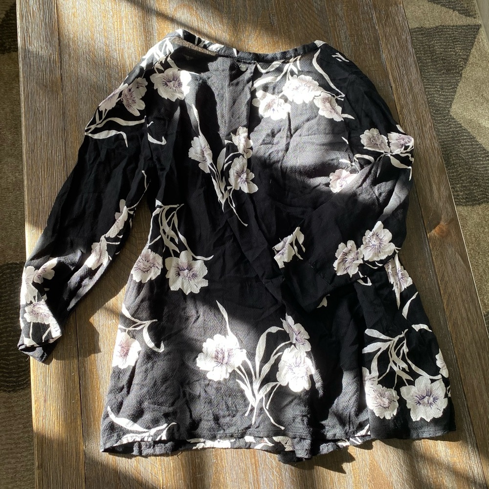 Volcom blouse - Picture 3 of 4